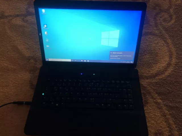 HP Compaq 615 15,6 Zoll  AMD Athlon X2, 2,2GHz, 4GB)