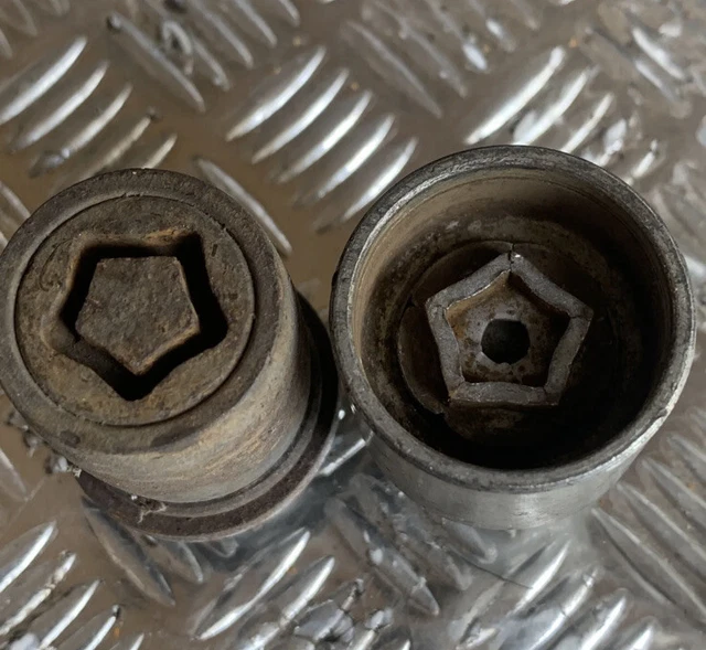 GENUINE TOYOTA LEXUS Locking Wheel Bolt Nut Key Code 499 / J only key £