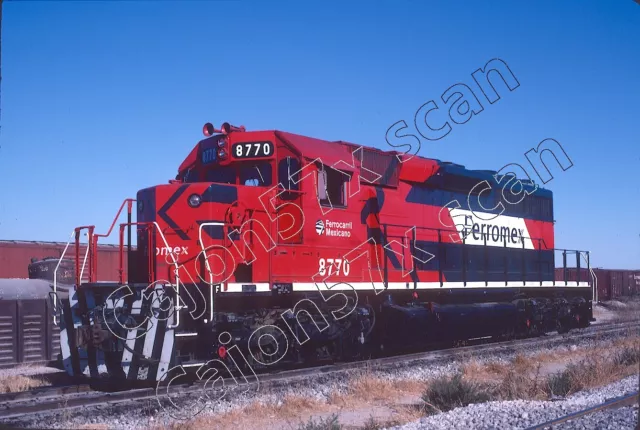 Original Slide - FXE Ferromex SD40-2 8770 in Torreon, Mexiko 2/00