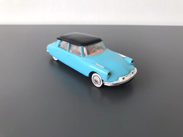 ANCIENNE NOREV PLASTIQUE N-48 Citroën Ds 19 Servo Direction Échelle 1