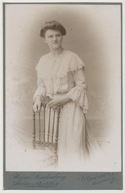 KAB Foto, Portrait, Dresden -Dame in feiner Mode  (N965)