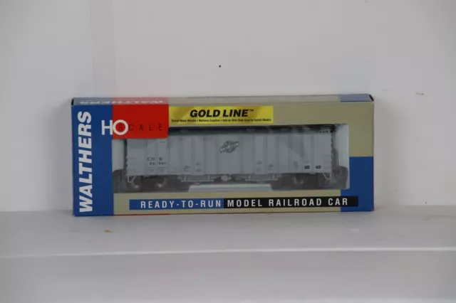 HO Scale Walthers Gold Line 932-3721 CNW 50' Airslide Covered Hopper #69947