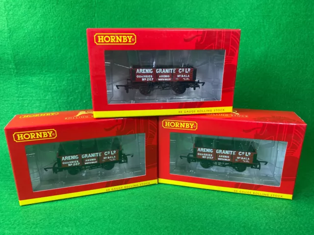 Hornby Model Railway Oo Gauge A Rake Of Three Arenig Granite Co. 5 Plank Wagons