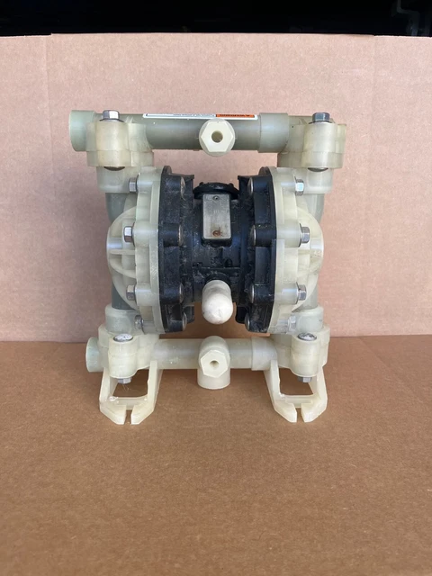 Graco Husky 515 1/2"  Air Diaphragm Pump D52966  Poly w/ Santo  Diaphragms Used