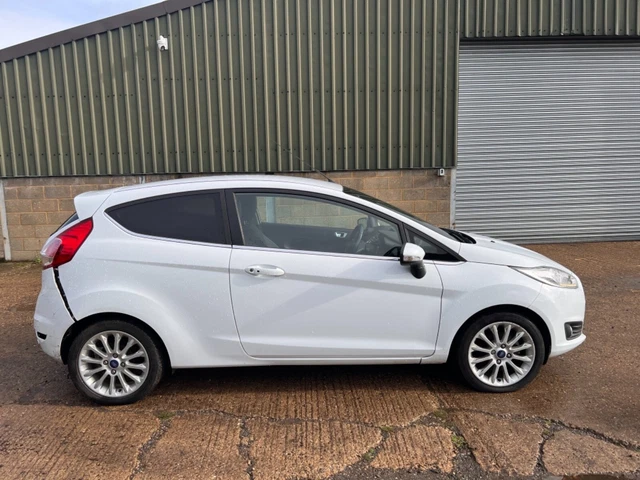 Ford Fiesta Titanium X Ecoboost 2015 - 15 Plate