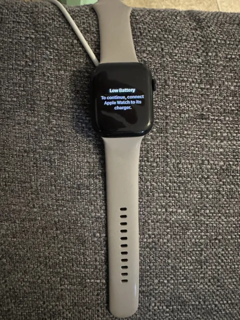 Apple Watch Nike Series 7 45mm Cassa in Alluminio Colore Mezzanotte