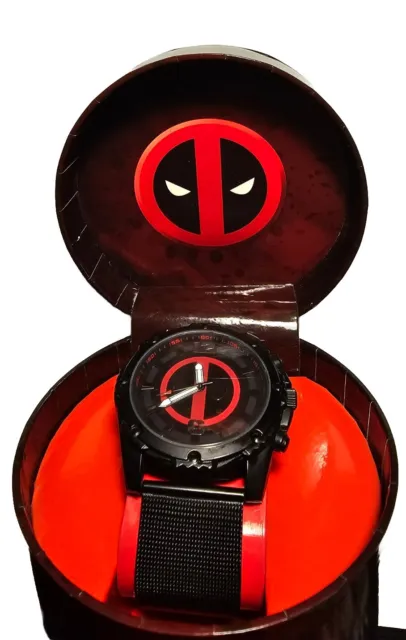 Marvel Deadpool Watch Men Red Black Logo Dial 48mm New Battery WORKS GREAT EUC