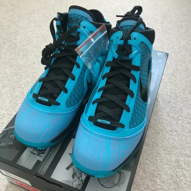 Nuove lebron hotsell