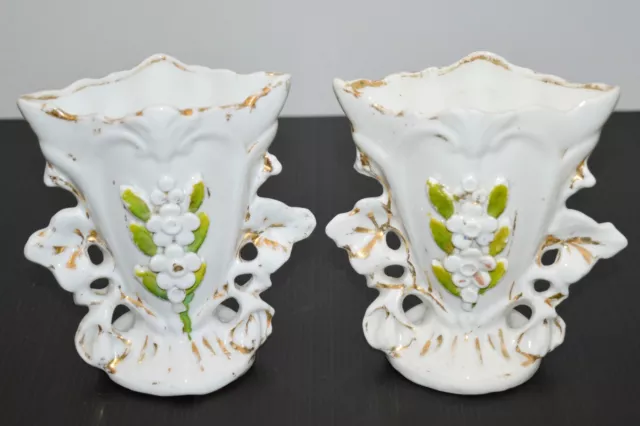-PAIRE DE VASES de MARIEE PORCELAINE DE PARIS XIXe COLLECTION DECO VITRINE