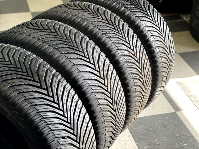 4 - TAKEOFF 235/50R17 (96H) Michelin CrossClimate 2 - 2022 DOT 2355017 4 - TAKEOFF 235/50R17 (96H) Michelin CrossClimate 2 - 2022 DOT 2355017