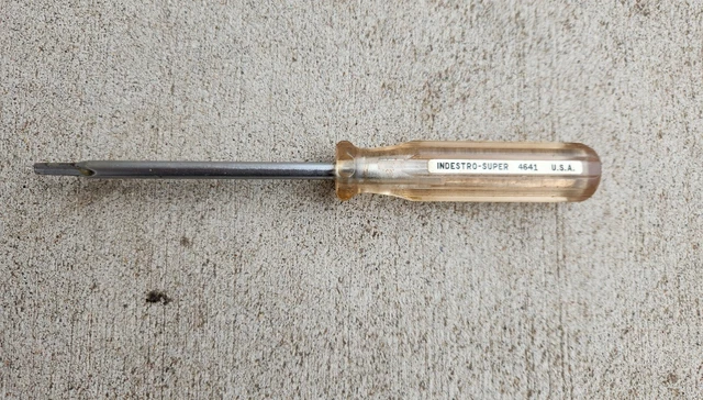 INDESTRO SUPER USA Model / MPN 4641 Clutch Head Screwdriver See Pics
