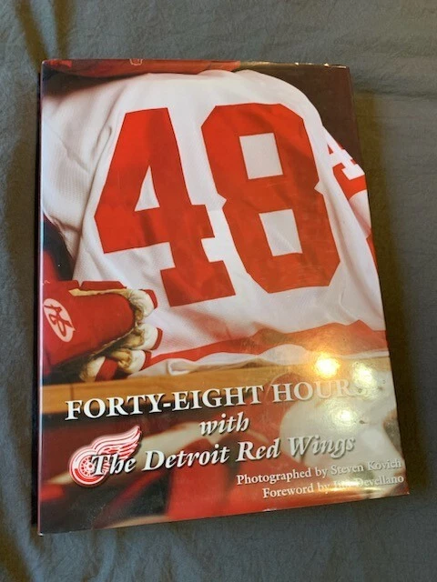 Steve Yzerman & Detroit Red Wings Book, Bobblehead and Magazines.