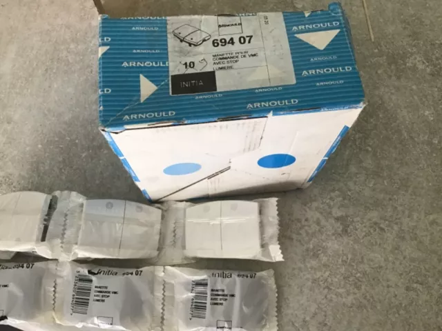 ARNOULD 69407 INITIA manette pour commande de VMC avec stop lumière