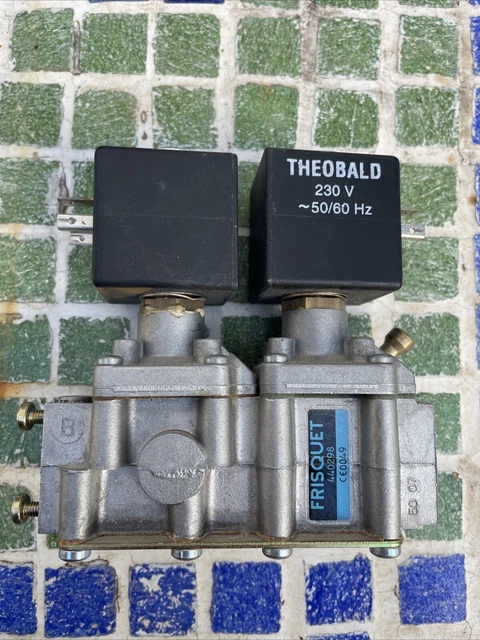 Capteur gaz BTC/CD Réf F3AA40662 CA920 FRISQUET 440504