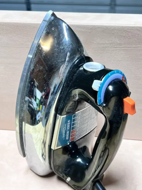 black decker classic steam iron. B6