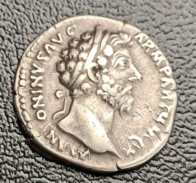 166 ROME C.878 IIII COS III// VIC PAR MARC AURÈLE Denier TR P XX IMP 
