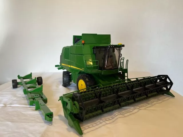 BRUDER 02132 1:16 John Deere T670i - Verde