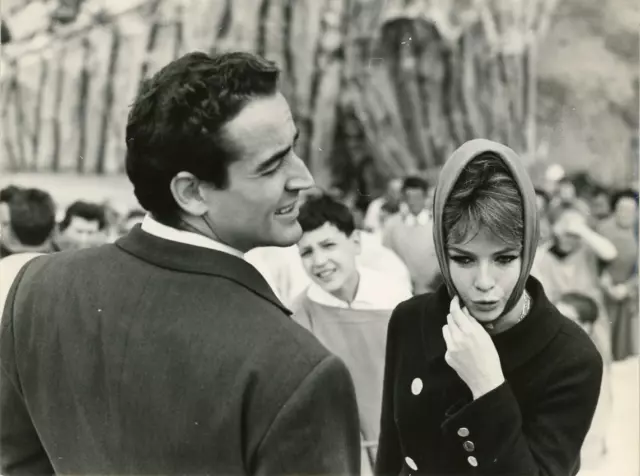 L&#039;actrice Annette Stroyberg et Vittorio Gassman Vintage silver print Tira