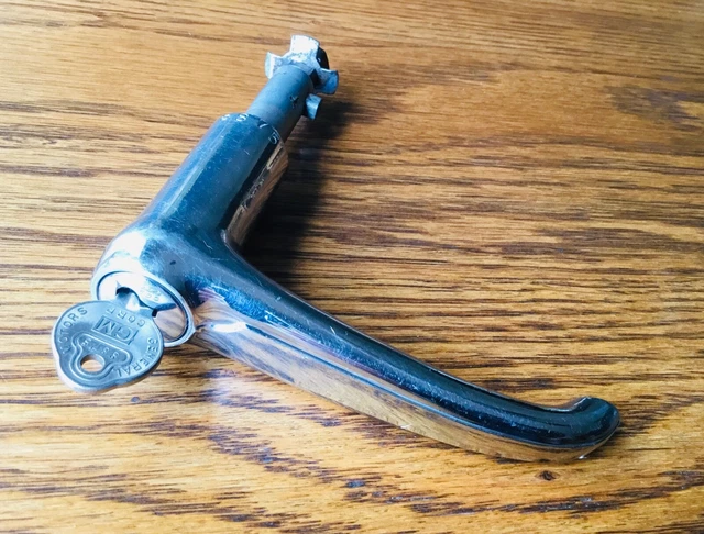 1937 Chevrolet TRUNK HANDLE w/BRIGGS KEY vtg 1930s GM NOS deck lid lock