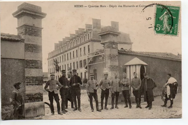 REIMS - Marne - CPA 51 - Théme vie Militaire - Quartier Mars - Depot de Hussards