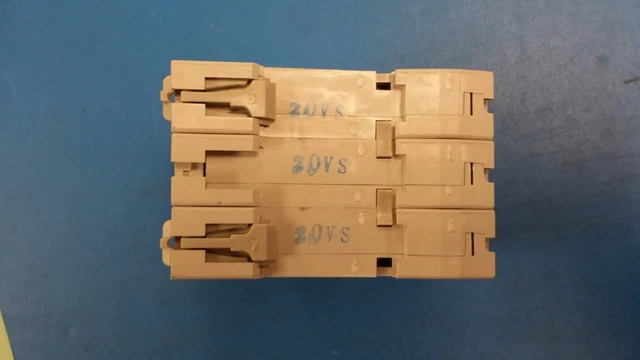 (1 PC) C60N-3P YUANKY Miniature Circuit Breaker, 3-pole, 20A, 415VAC 2