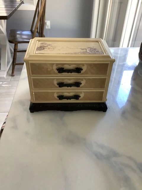 Antique Chinese Jewelry Box