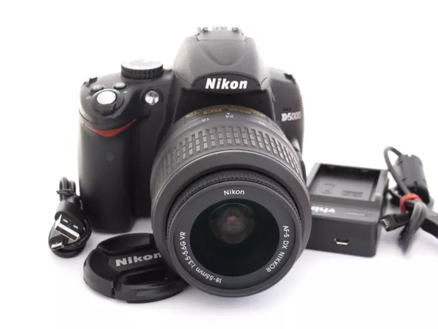 Nikon D5000 mit 18-55 mm G VR 9.550 Auslösungen Gewährleistung 1 Jahr