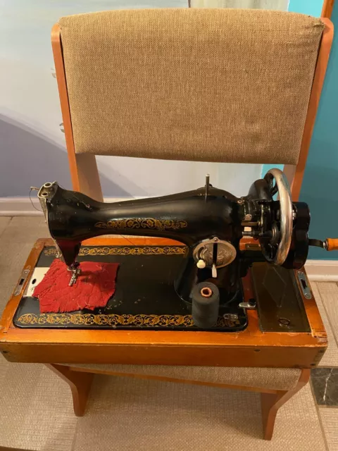 Pre 1910 Antique Soviet/USSR Podolsk Hand-Crank Sewing Machine w/ Original Case