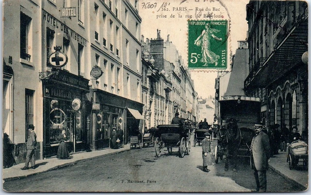 75007 PARIS - rue du bac prise depuis la rue de babylone.
