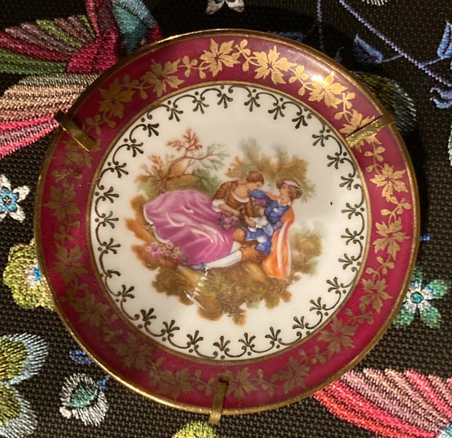 Antigua Miniatura Porcelana de Francia Limoges Pareja Vestido Pintados Campiña