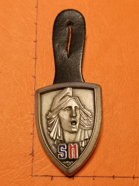 Broche Pégase En Métal Argenté - Émail Vert émeraude, Occasion, Modèle 552, Sans Marque