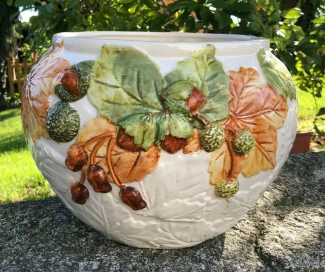 Antico vaso in ceramica- cachepot - foglie/castagne- barbotine