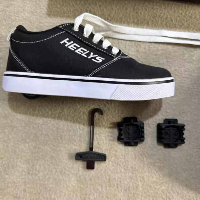 Heelys Pro 20 Black Canvas Shoes Youth Size 4 Skate Brand New Complete 3