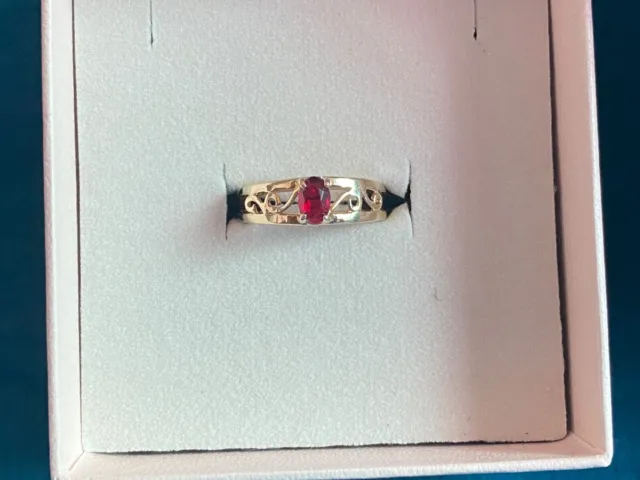 14Kt Ge Espo Ring With Ruby Size 6 1/4
