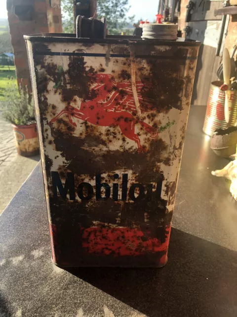 Vintage Mobil Pegasus Öldose Gallone 4,5L rostige Patina getragen Bergung Benzin