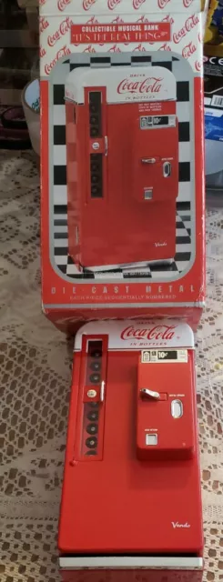 Coca Cola Die Cast Mini Vending Machine 1994 Musical Coin Bank Vendo CK 42525 ** Coca Cola Die Cast Mini Vending Machine 1994 Musical Coin Bank Vendo CK 42525 **