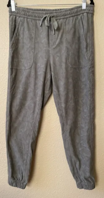 ATHLETA FARALLON JOGGERS Pants Size 10 Green Camo Print Casual Travel EUC  $28.99 - PicClick