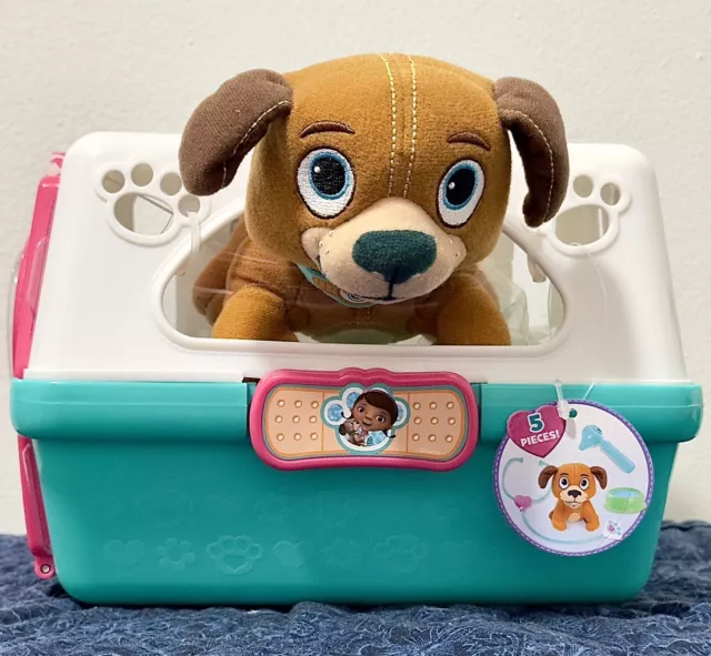 NWT: Dinsey Jr., Doc McStuffins, Pet Vet On The Go Carrier with Findo - 5 pieces