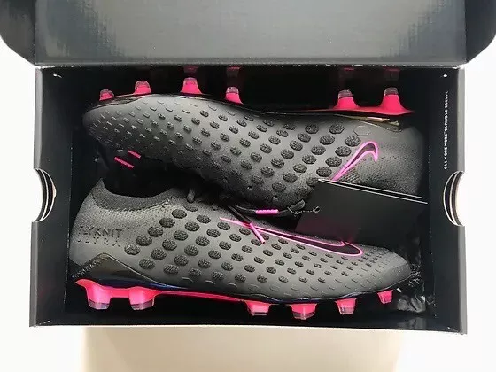 Nike Phantom Ultra - Limited Edition. Selling Cheap As Need Gone Asap