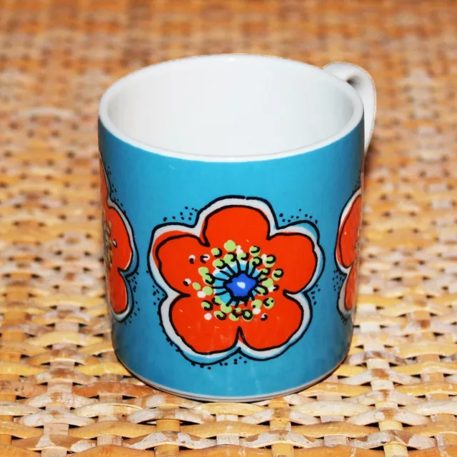 Petite tasse à café vintage Villeroy & Boch Septfontaines à fleurs fond bleu