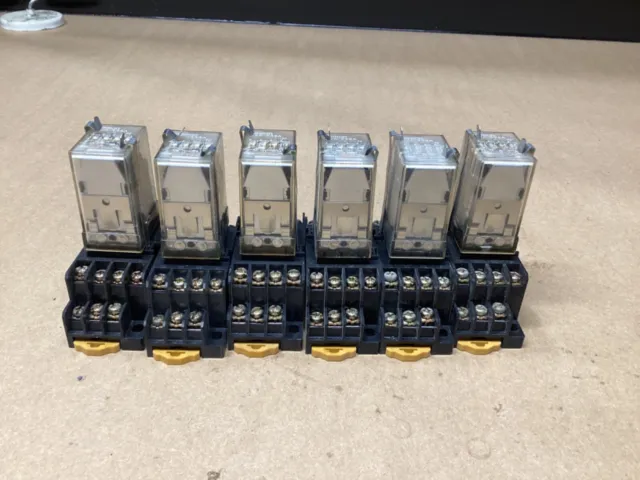 Lot of 6 OMRON G2A-434A  MY4N LY2N RELAY AND BASE #129F23