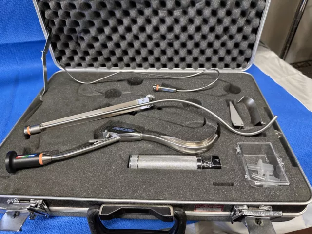 Circon ACMI LAR-A Bullard Elite Adult Laryngoscope Kit w/Case