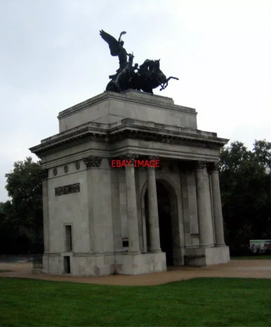 Photo  Wellington Arch Also Known As Constitution Arch Or (Originally) The Green
