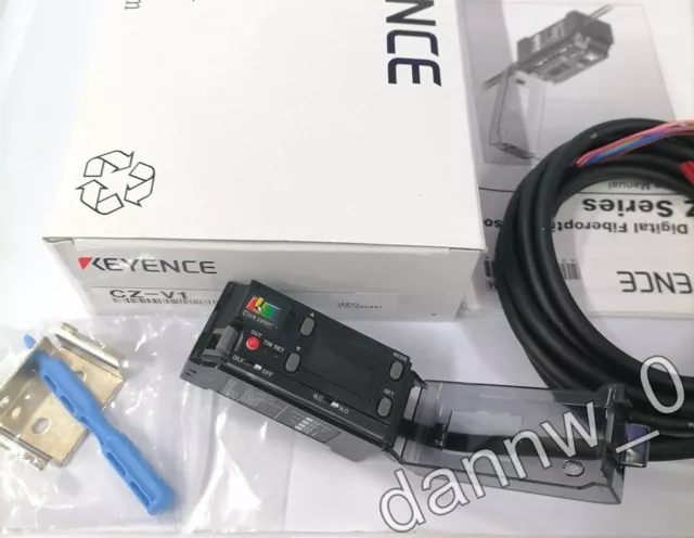 New In Box Keyence CZ-V1 Color Sensor