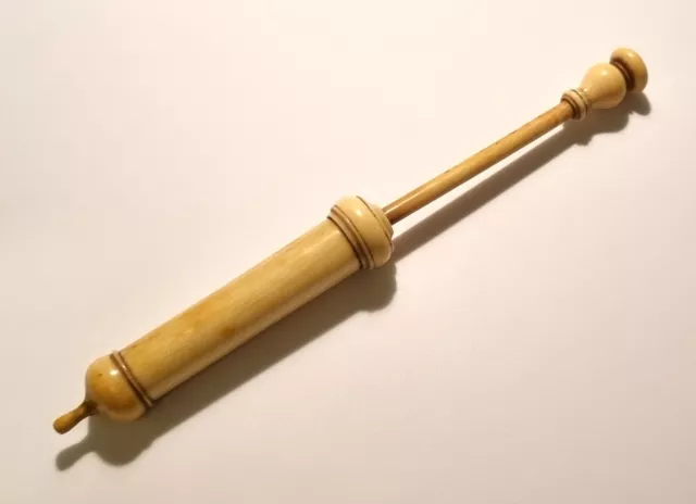 A Very Early Fine medical ophtalmological Bone Syringe, Early 18th Century