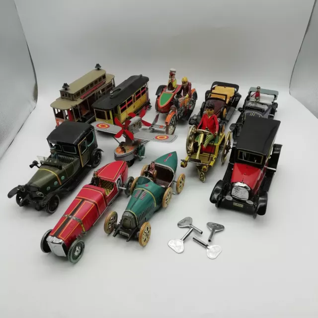 Lot de 11 jouets mécaniques en tôle réédition Paya