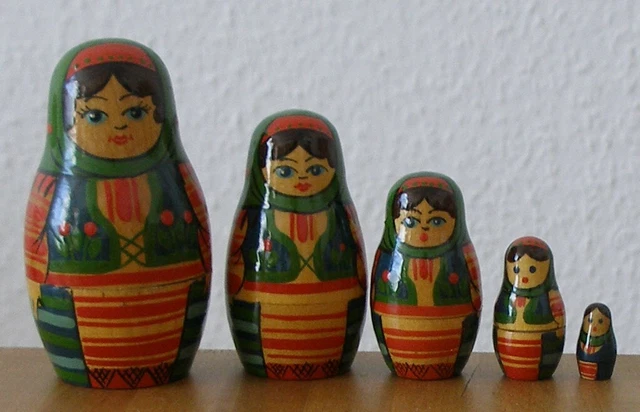 5 Holz-Puppen! Matroschka. Babuschka! Matrioschka. Matrjoschka!SCHÖNE DEKORATION