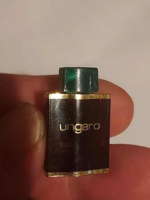 Broche Ungaro Parfums En Métal – Bijou Vintage De Marque – Occasion