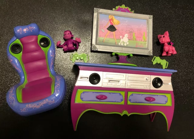 Barbie shop game room