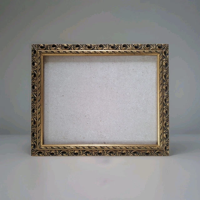 Cadre italien bois sculpté doré feuillage rocaille Italie XVIIIème siècle